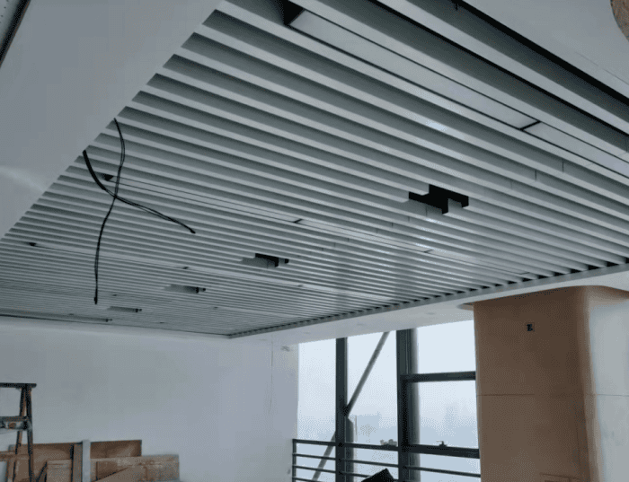 氟碳喷涂铝方通吊顶-安徽金保大厦项目