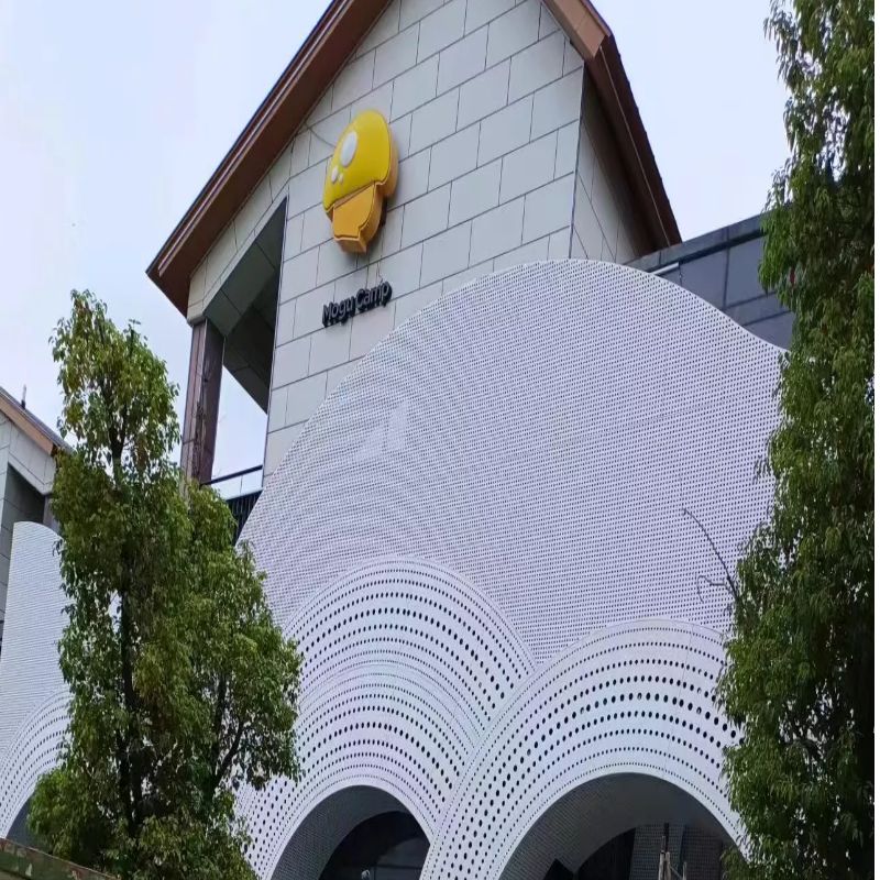 江苏冲孔铝单板厂家苏州太湖小镇会所外墙网红冲孔铝单板