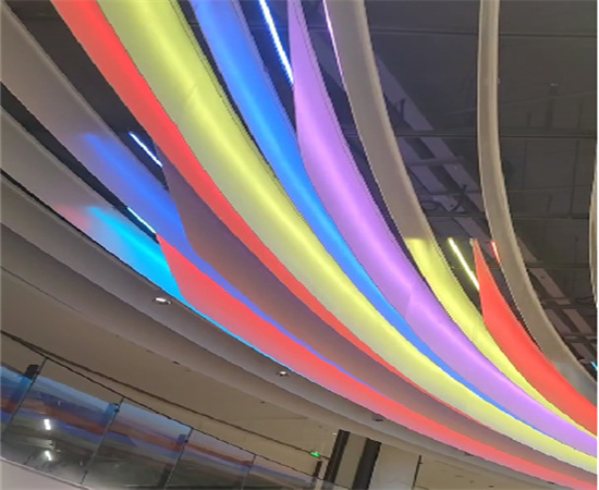 上海铝单板生产厂家商场室内彩色发光铝挂片天花吊顶案例